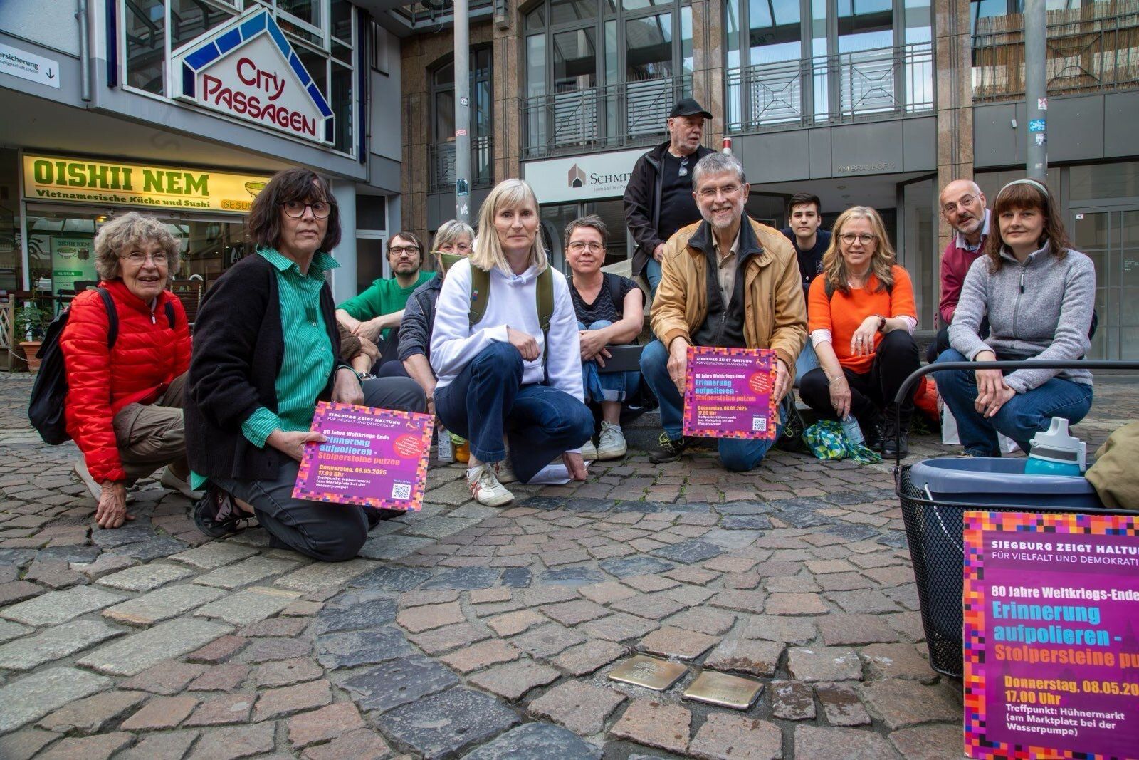 Stolpersteine putzen am 8.5.2025
