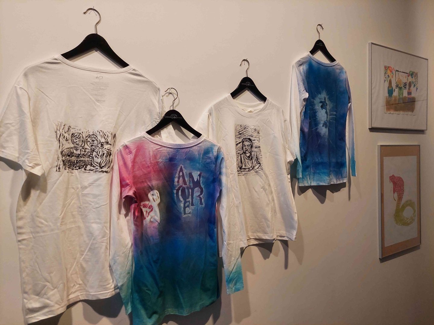 Ein Blick in die Ausstellung im Museumsschaufenster