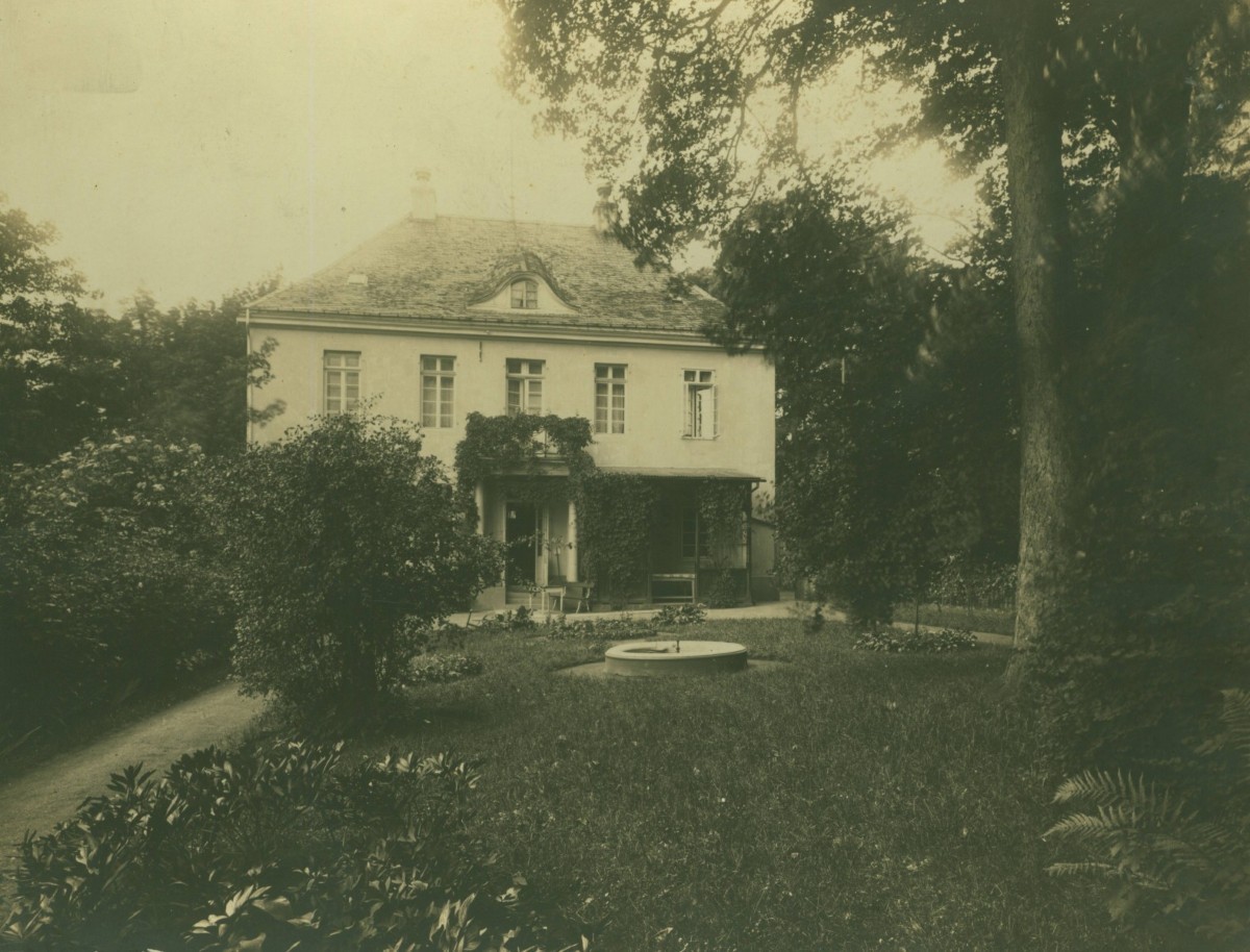 Stele 04 - Bild 02 Bild