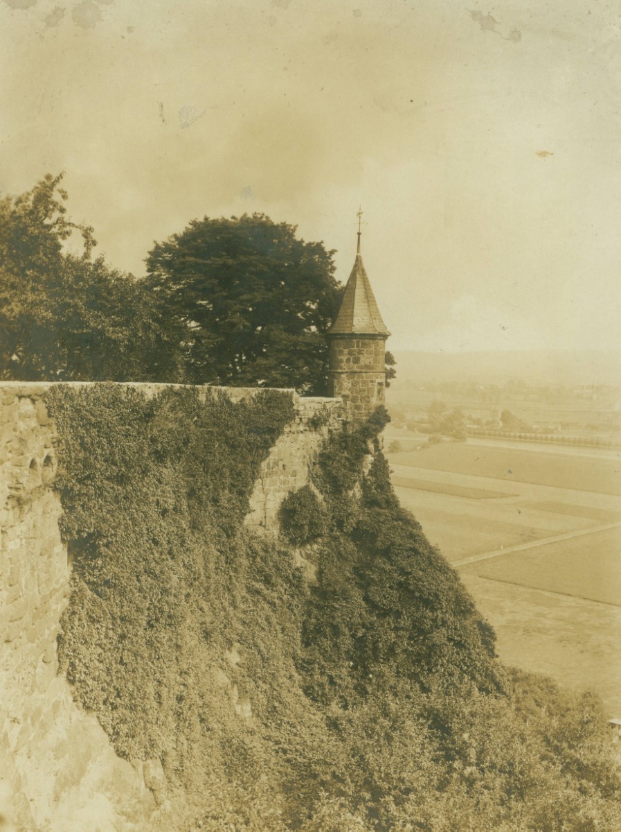 Stele 09 - Bild 01 Bild