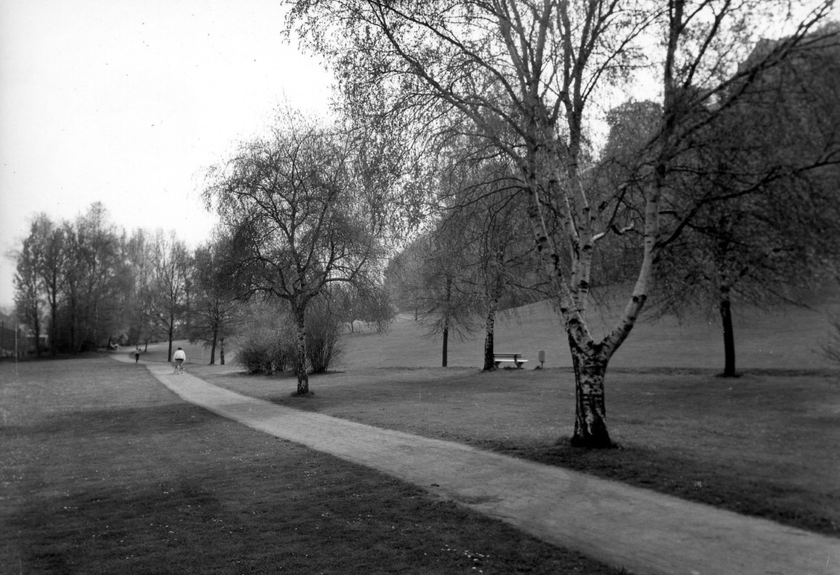 Stele 11 - Bild 02 Bild