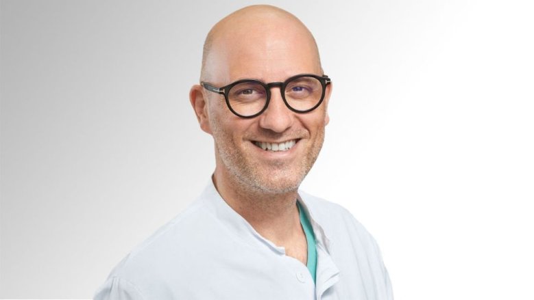 Dr. Dennis Vogel Dr. Dennis Vogel