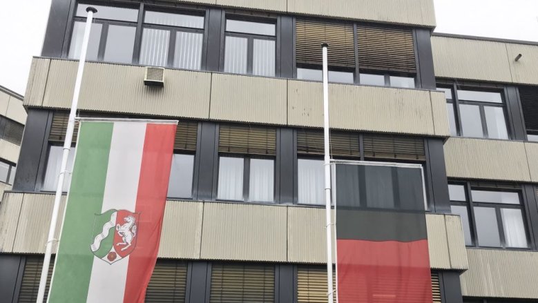 Flaggen Halbmast Flaggen Halbmast