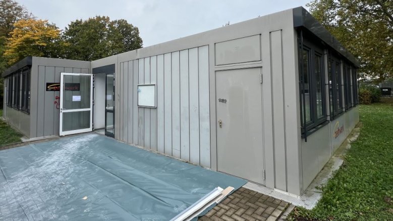 Container Container
