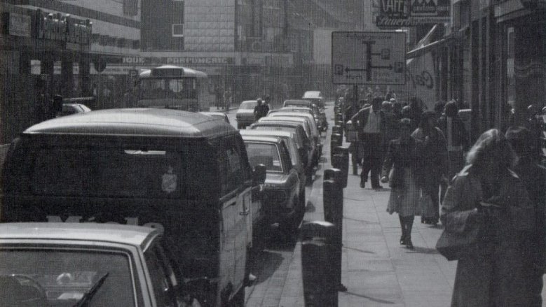 Parkuhren-Allee in der Kaiserstraße in den 70er-Jahren Parkuhren-Allee in der Kaiserstraße in den 70er-Jahren