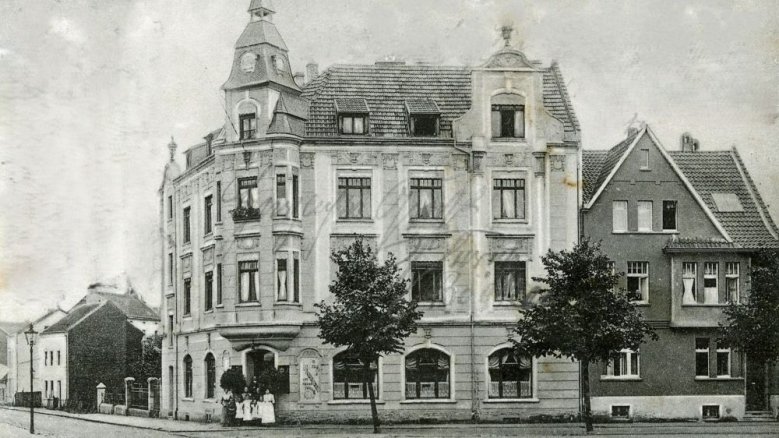 "Zum Grünen Kranze", Ecke Kronprinzenstraße/Wellenstraße um 1912 "Zum Grünen Kranze", Ecke Kronprinzenstraße/Wellenstraße um 1912