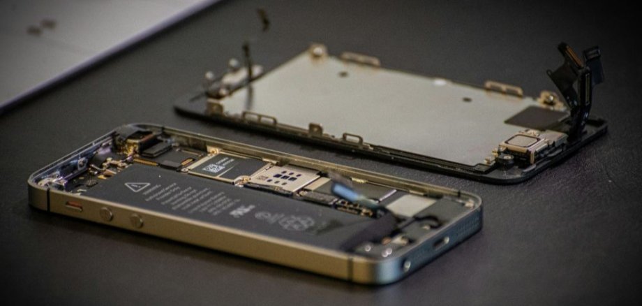 geöffnetes Smartphone