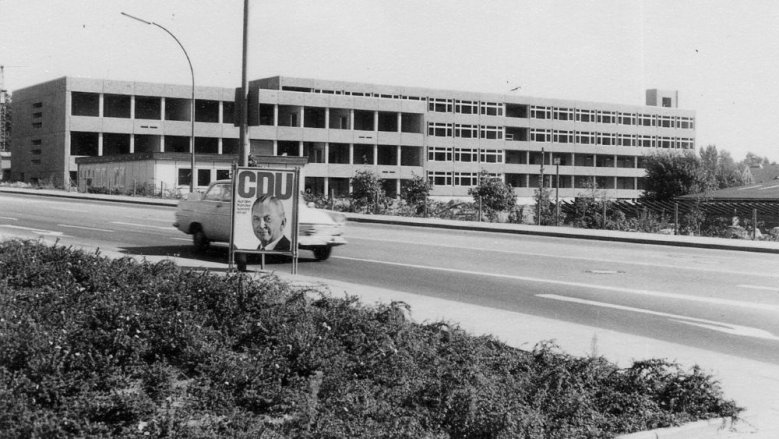 Gymnasium Zeithstraße in der Bauphase, 1969