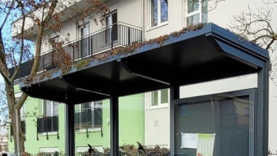 Begrünte Bushaltestelle Beethovenstraße