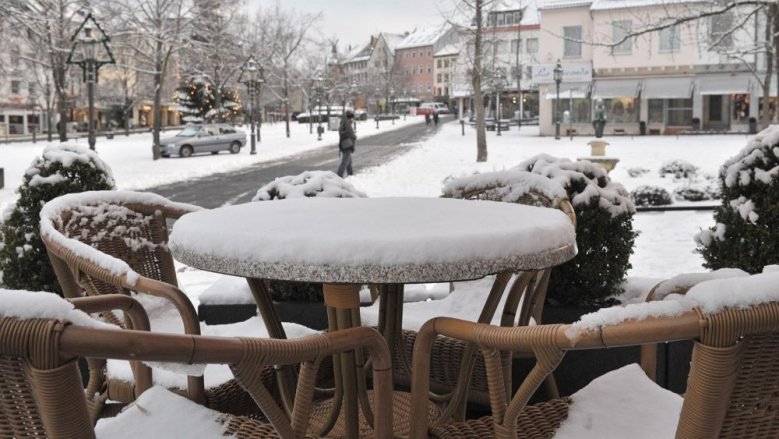 Markt verschneit Markt verschneit