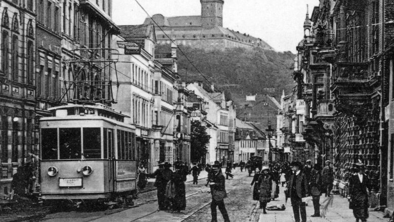 Tram Tram