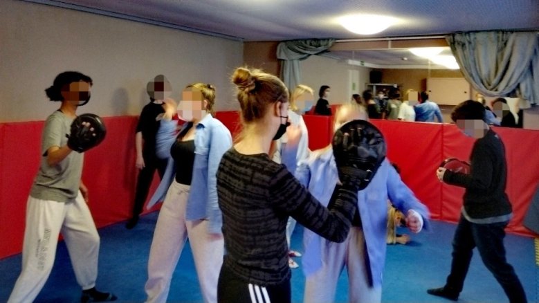 Self-defense 4 Girls Self-defense 4 Girls
