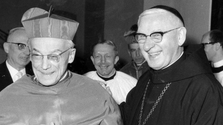 Erzbischof Josef Kardinal Frings mit Abt Ildefons Schulte-Strathaus 1964 Erzbischof Josef Kardinal Frings mit Abt Ildefons Schulte-Strathaus 1964