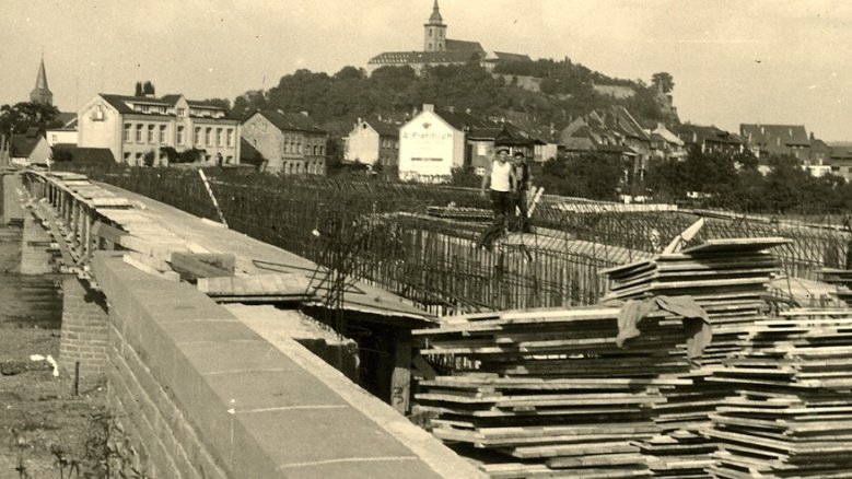 Arbeiten an der neuen Siegbrücke 1956 Arbeiten an der neuen Siegbrücke 1956