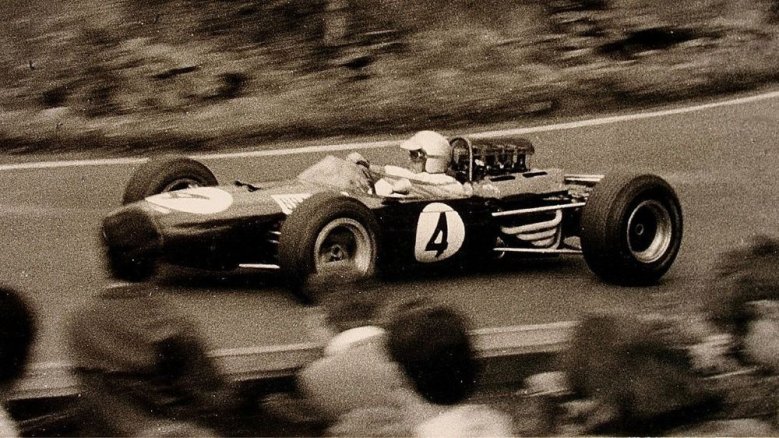 Jack Brabham auf dem Nürburgring in den 1960er Jahren Jack Brabham auf dem Nürburgring in den 1960er Jahren