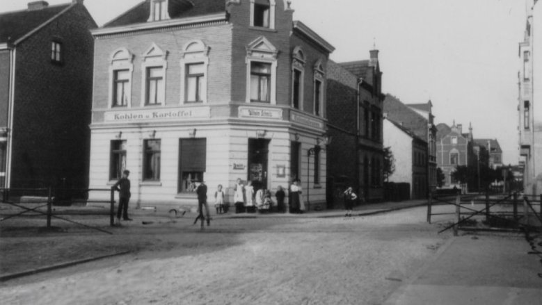 KronprinzenstraßWilhelm Schmitz am Nordbahnhof, Ecke Kronprinzenstraße/Nordstraße KronprinzenstraßWilhelm Schmitz am Nordbahnhof, Ecke Kronprinzenstraße/Nordstraße