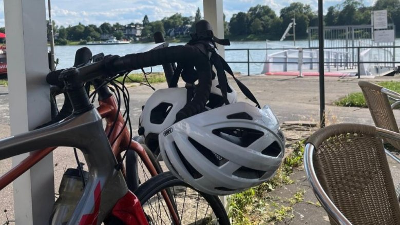 Fahrräder am Rhein Fahrräder am Rhein