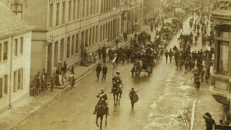 Schützenzug 1929, die Kaiserstraße rauf Schützenzug 1929, die Kaiserstraße rauf