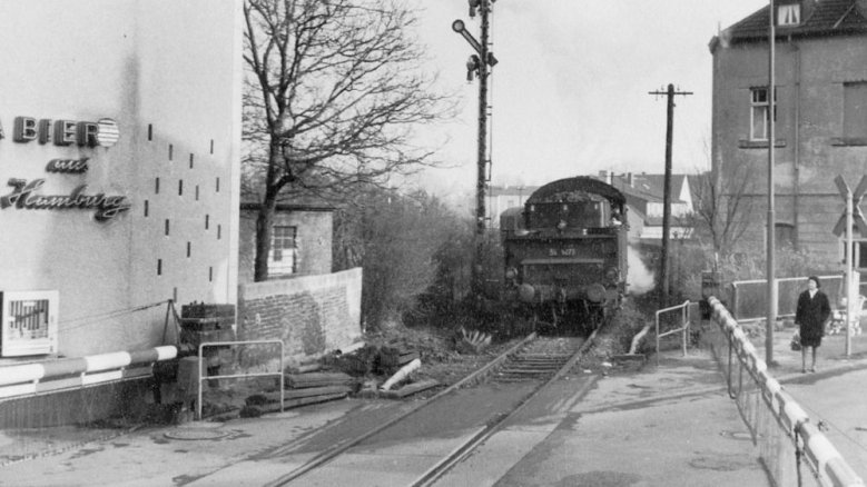 Übergang der Aggertalbahn an der Frankfurter Straße Übergang der Aggertalbahn an der Frankfurter Straße
