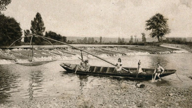 Sieg im Jahre 1915, hier am Wehr an der Wahnbachtalstraße Sieg im Jahre 1915, hier am Wehr an der Wahnbachtalstraße