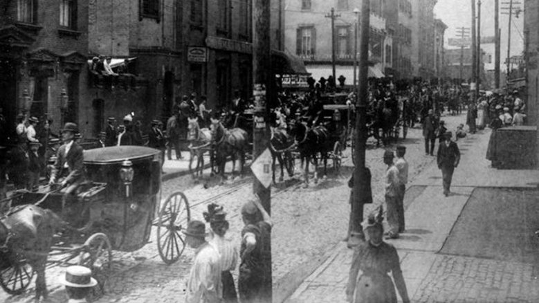 Leichenzug mit Hoboken-Opfern durch die Straßen von New York Leichenzug mit Hoboken-Opfern durch die Straßen von New York