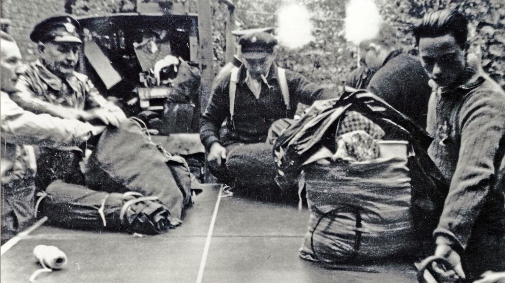 Gepäckdurchsuchung bei der Deportation