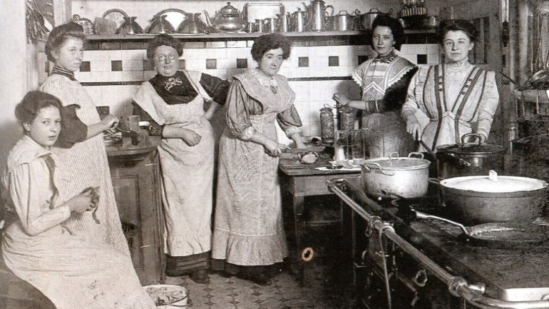 Küche des Hotels "Siegburger Hof", Bahnhofstraße, im Jahre 1910 Küche des Hotels "Siegburger Hof", Bahnhofstraße, im Jahre 1910