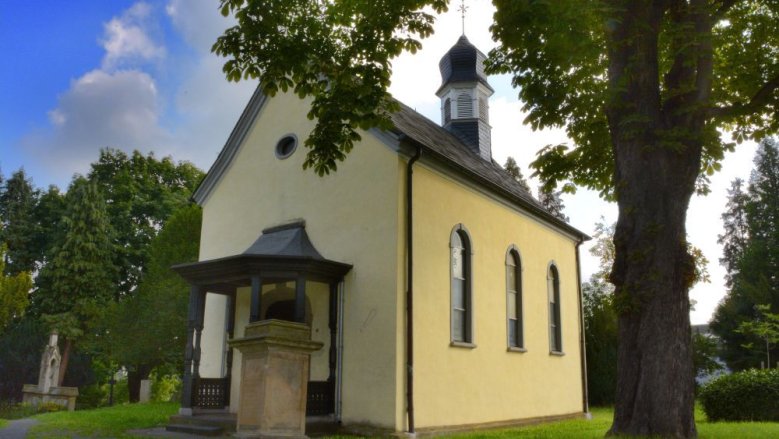 Nepomuk-Kapelle auf dem alten Friedhof Nepomuk-Kapelle auf dem alten Friedhof