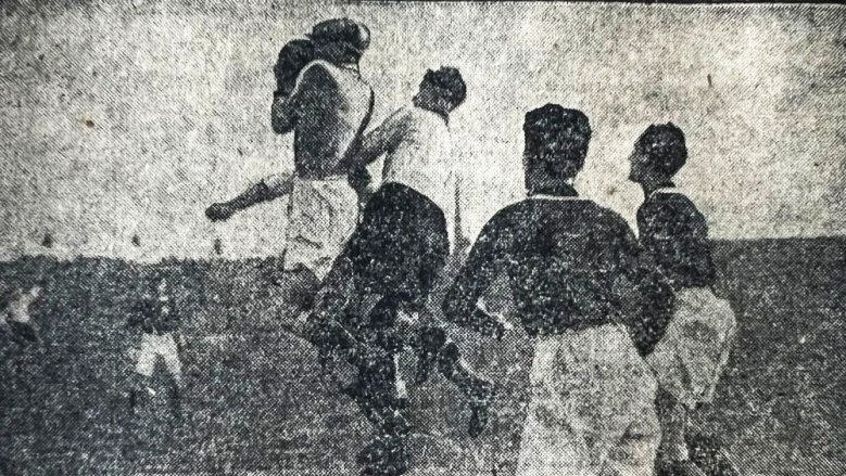 Tormann Johannsen kommt Richard Hofmann zuvor Tormann Johannsen kommt Richard Hofmann zuvor