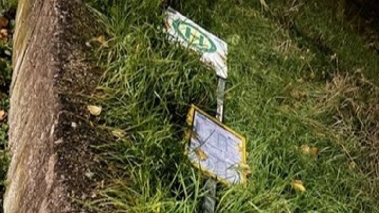 Haltestellenschild VHS Haltestellenschild VHS