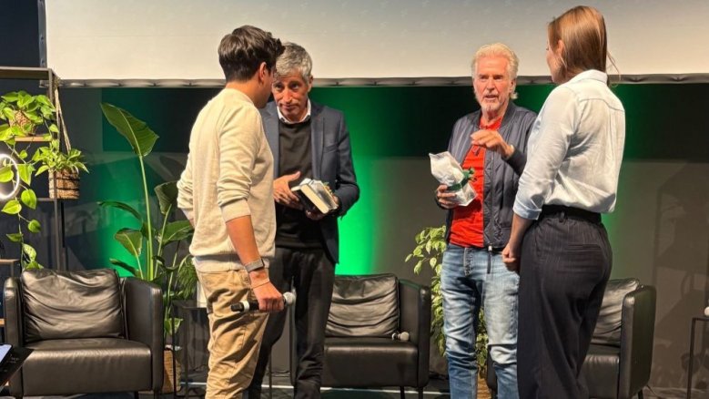 Julian Yogeshwar, Vater Ranga, Autor Frank Schätzing, Veranstaltungsleiterin Larissa Klein