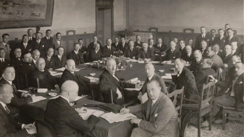 Sitzungssaal der Konferenz von Locarno, 1925 Sitzungssaal der Konferenz von Locarno, 1925