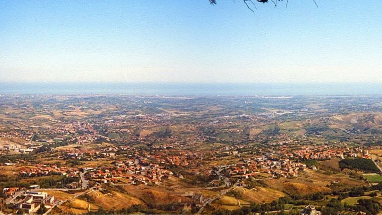 Blick von San Marino auf die Adria Blick von San Marino auf die Adria