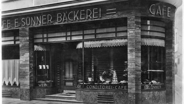 Geschäftslokal von Sünner in der Kaiserstraße/Ecke Burggasse Geschäftslokal von Sünner in der Kaiserstraße/Ecke Burggasse