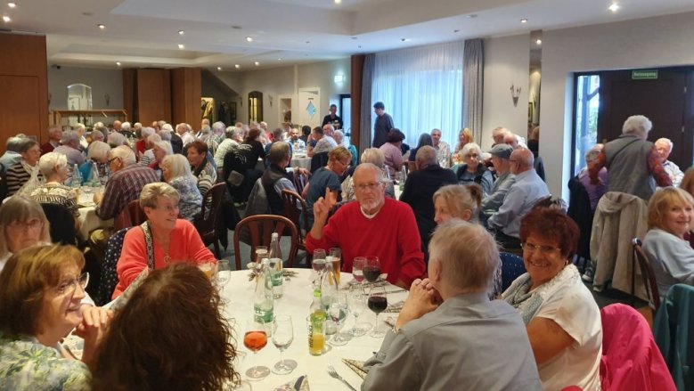 Gemeinsames Abendessen im Restaurant Kasserolle Gemeinsames Abendessen im Restaurant Kasserolle
