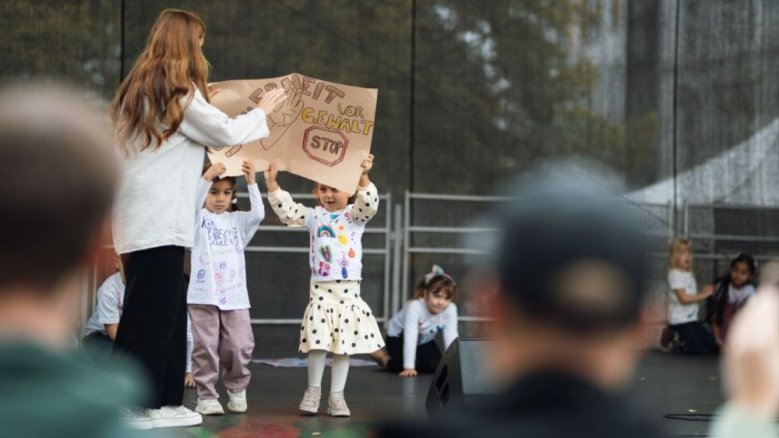 Internationales Kinder-, Jugend-, Sport- und Kulturfest Kinder Internationales Kinder-, Jugend-, Sport- und Kulturfest Kinder