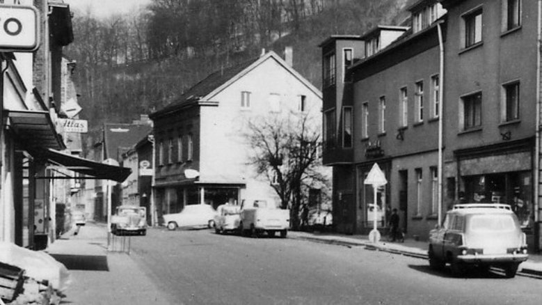 Sektenladen in der
Mühlenstraße 1962 Sektenladen in der
Mühlenstraße 1962