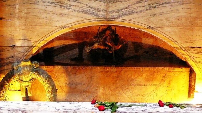 Grab Raffael Grab Raffael