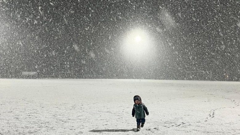 Schneefall Sportplatz