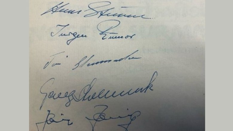 Goldenes Buch 1964 mit FC-Autogrammen Goldenes Buch 1964 mit FC-Autogrammen