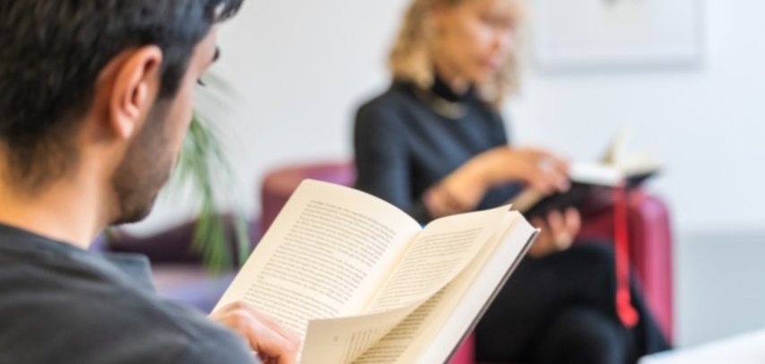 Bibliorthek Silent Reading