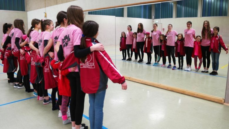 RRC Pink gegen Rassismus
