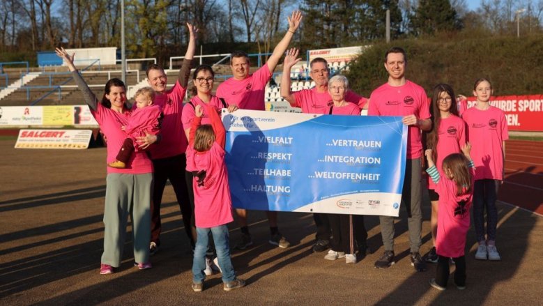 RRC Pink gegen Rassismus