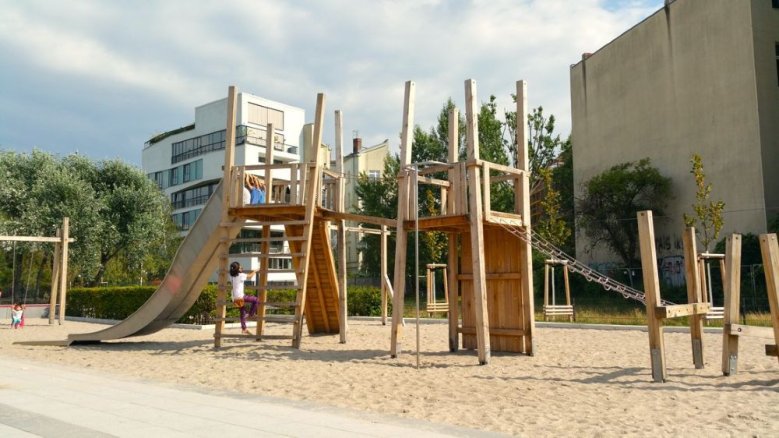 Bessepark-Spielanlage Foto.jpg Bessepark-Spielanlage Foto.jpg