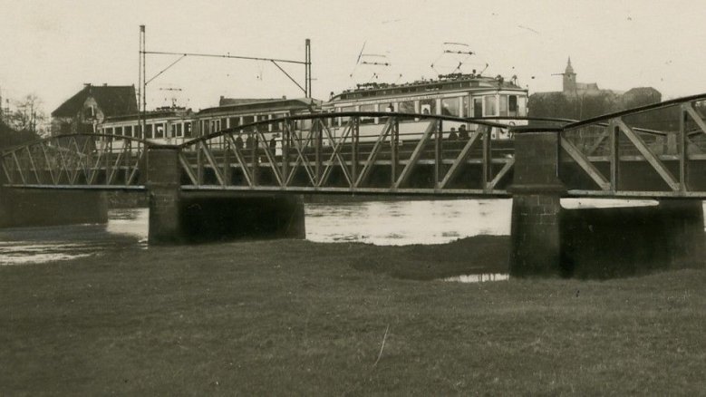 Bonner Bahn auf Brücke 1925