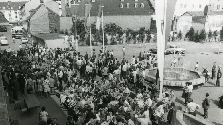 Fahnen Nogenter Platz 1974 Fahnen Nogenter Platz 1974