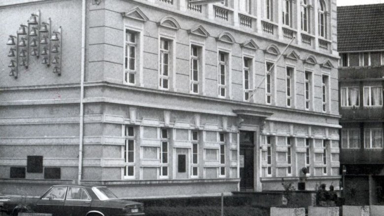 Glockenspiel Museum 1981.jpg Glockenspiel Museum 1981.jpg