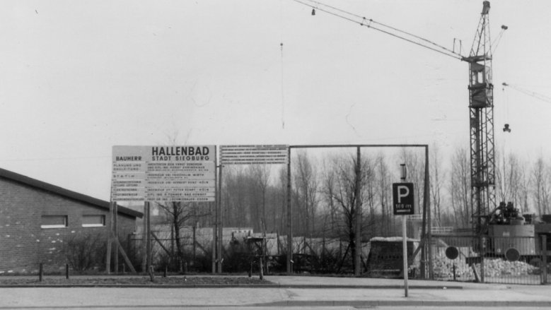 Hallenbad Bauschild