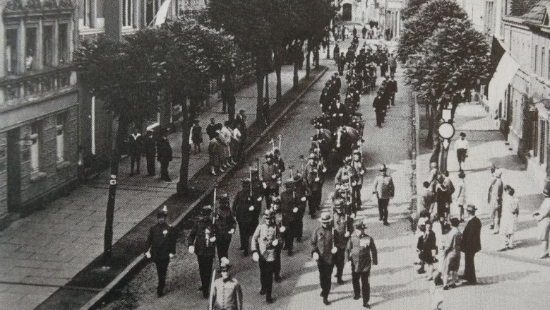 Mühlenstraße 1929 Schützenumzug