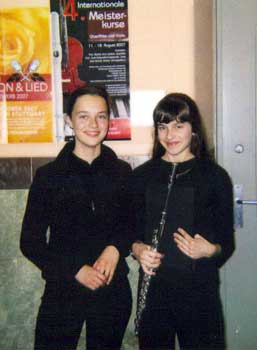 Das Bild zeigt Michèle Mäurer und Antje Thiele 